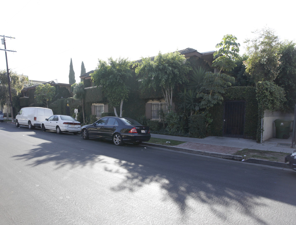 Burns Avenue Apartments in Los Angeles, CA - Building Photo