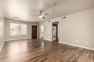 7494 E Earll Dr in Scottsdale, AZ - Building Photo - Building Photo