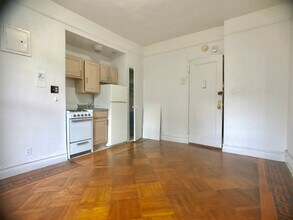 936 West End Ave in New York, NY - Building Photo - Building Photo