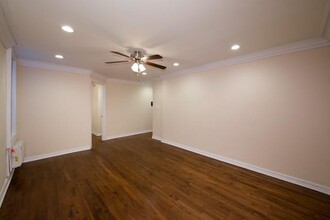 43-60-60 Douglaston Pkwy in New York, NY - Building Photo - Building Photo