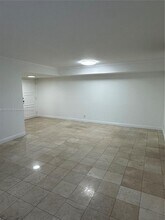 10000 Bay Harbor Terrace in Bay Harbor Islands, FL - Foto de edificio - Building Photo