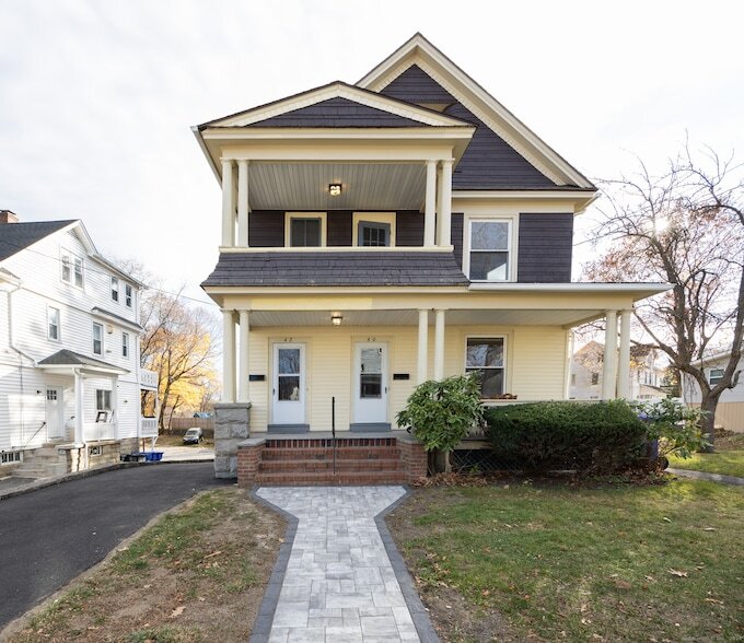 40 Winthrop St in Torrington, CT - Building Photo