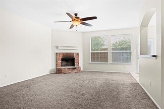 850 Warbler Ln in Aubrey, TX - Building Photo - Building Photo