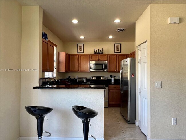 11389 NW 87th Ln in Medley, FL - Building Photo - Building Photo