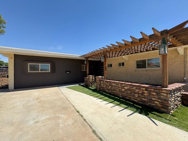 5207 Branon St in El Paso, TX - Building Photo - Building Photo
