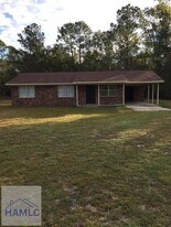 380 Howard Rd in Ludowici, GA - Building Photo