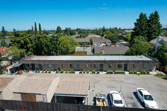 889 W El Camino Real in Sunnyvale, CA - Building Photo - Building Photo