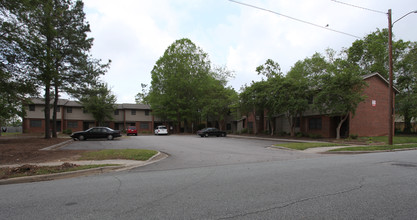 Eastwood Court in Raleigh, NC - Foto de edificio - Building Photo