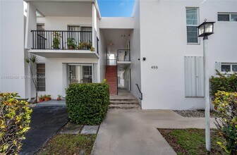 455 SW 27th Ave in Miami, FL - Building Photo - Building Photo