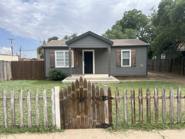 property at 1709 23rd St