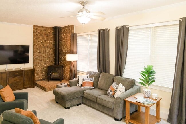 39 Southwicke Dr in Avery Creek, NC - Building Photo - Building Photo