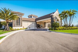 16814 Vardon Ter, Unit 208 in Bradenton, FL - Building Photo - Building Photo