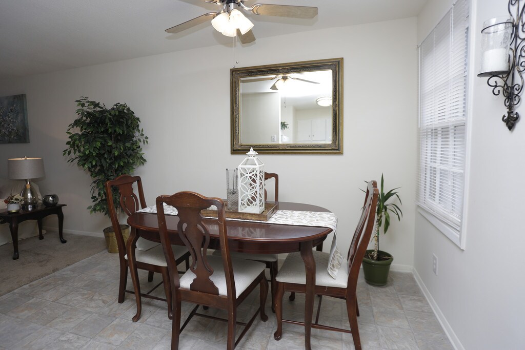 Woodstream Farms Apartments Greenville, SC Apartments