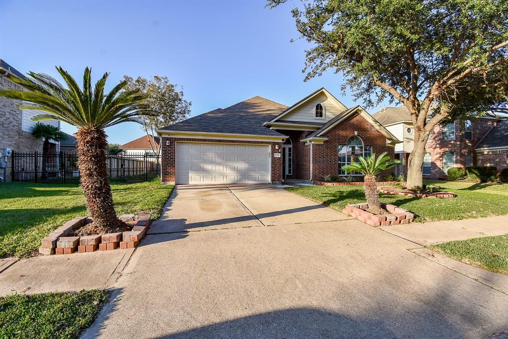 19014 Country Square Dr in Houston, TX - Building Photo