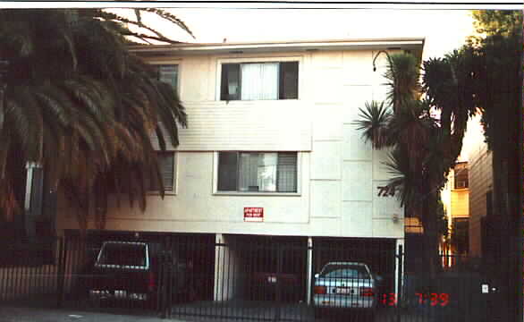 724 Beacon Ave in Los Angeles, CA - Foto de edificio