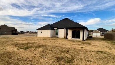 331 W Taverner Xing in Farmington, AR - Building Photo - Building Photo