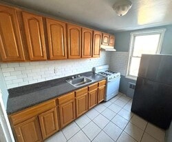 103 Chancellor Ave in Newark, NJ - Building Photo