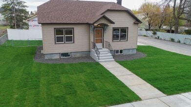 1216 N Woodruff Rd in Spokane Valley, WA - Building Photo - Building Photo