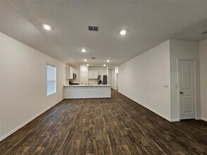 13703 Gunnison Grv Ave in Mustang Ridge, TX - Building Photo - Building Photo