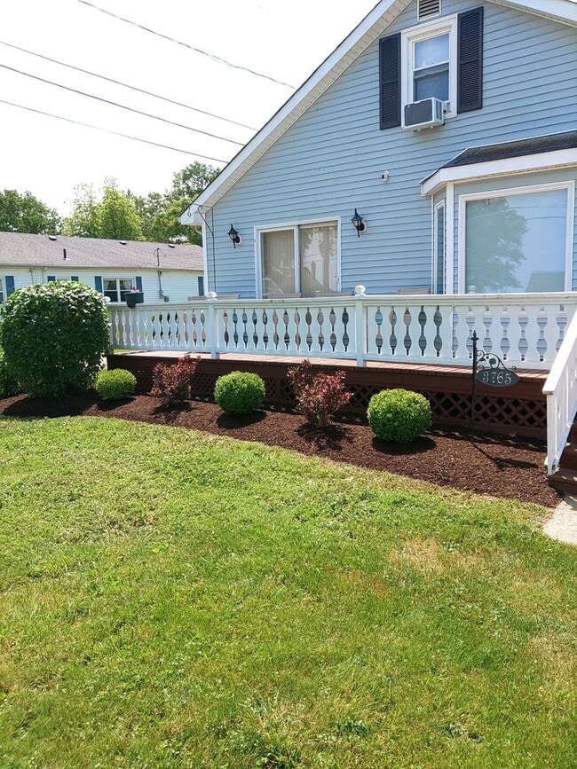 property at 3765 Edgewater Dr