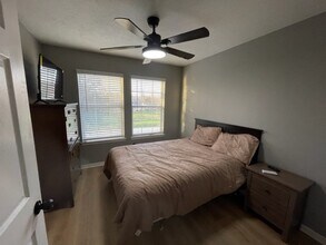 5919 Allison Rd in Houston, TX - Foto de edificio - Building Photo