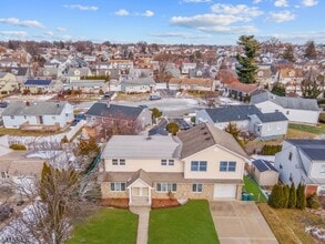 190 Martin Ave in Clifton, NJ - Foto de edificio - Building Photo