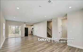 39 Hawthorne St SW in Concord, NC - Foto de edificio - Building Photo