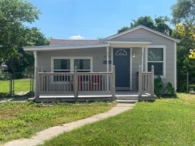 309 W Ave A in Kingsville, TX - Building Photo