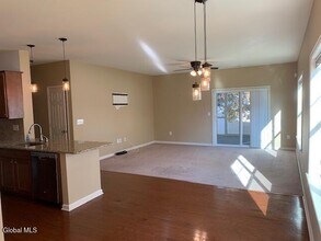 43 Stacey Ct in Cohoes, NY - Building Photo - Building Photo