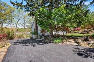 515 Mountainview Ave in Valley Cottage, NY - Building Photo - Building Photo