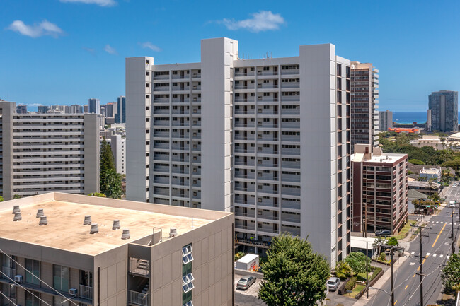 Sky Tower in Honolulu, HI - Foto de edificio - Building Photo