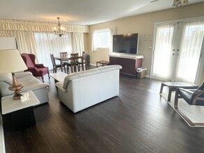 16066-16016 16 Ave in Surrey, BC - Building Photo - Building Photo