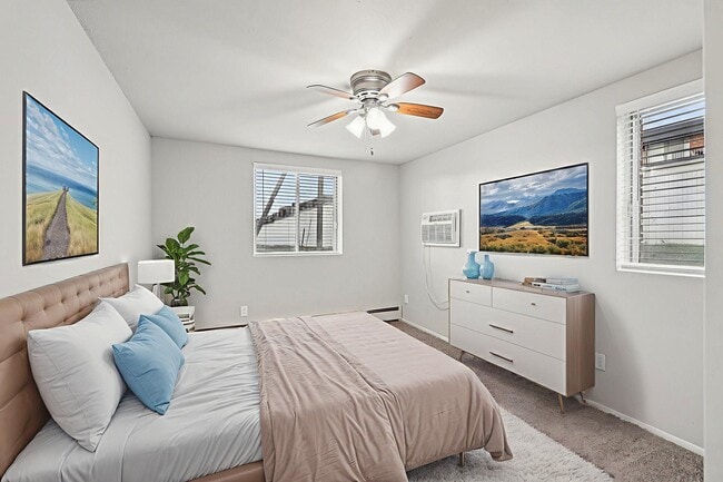 Charlton Terrace in West St. Paul, MN - Building Photo - Building Photo