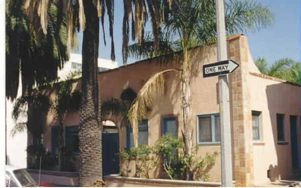 833 E 1st St in Long Beach, CA - Building Photo - Building Photo