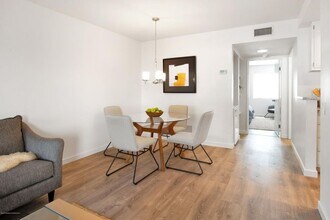 2660 Lake Ave in Altadena, CA - Building Photo - Building Photo