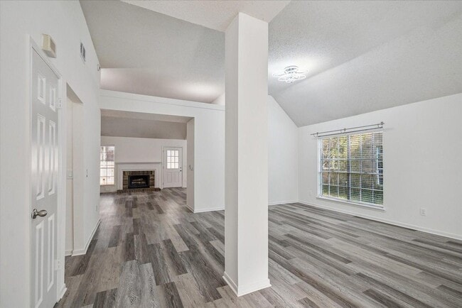 143 W Village Knoll Cir in Spring, TX - Building Photo - Building Photo