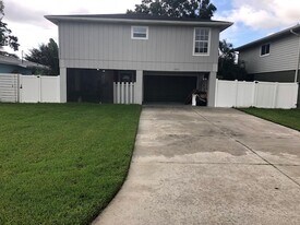 1866 Michigan Ave NE in St. Petersburg, FL - Building Photo