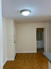 361 Half Moon Ln in Daly City, CA - Building Photo - Building Photo