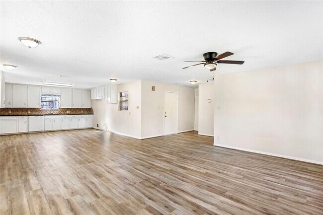 26785 FM 2090 in Splendora, TX - Building Photo - Building Photo