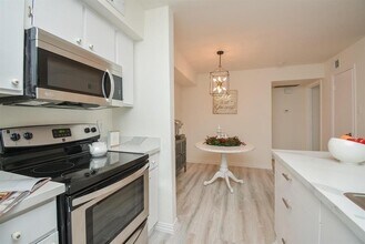 4637 Wild Indigo St in Houston, TX - Building Photo - Building Photo