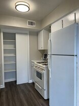 3305 Red Bluff Rd, Unit 23 in Pasadena, TX - Building Photo