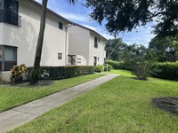 2602 Carambola Cir S in Coconut Creek, FL - Foto de edificio - Building Photo