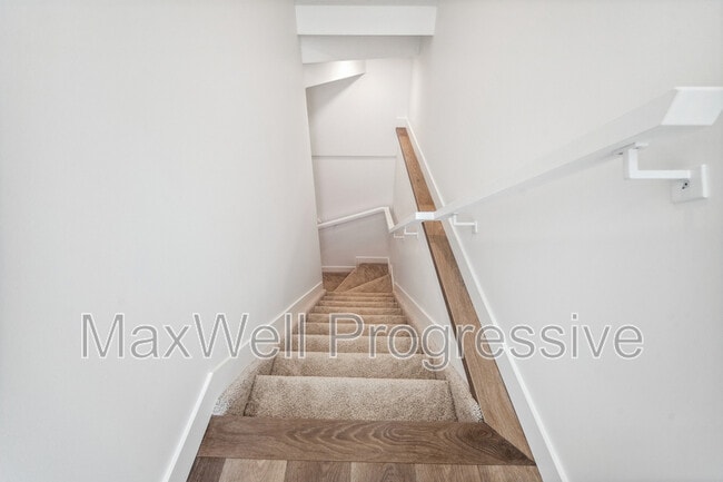 10427-10470 70 Ave NW in Edmonton, AB - Building Photo - Building Photo