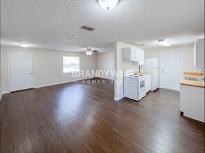 5937 Camaro Dr W in Jacksonville, FL - Building Photo - Building Photo