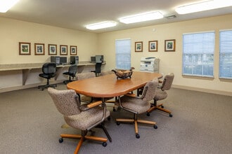 Madison Manor in Jacksonville, FL - Building Photo - Interior Photo