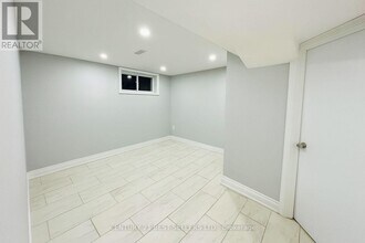 54 Milford Haven Dr in Toronto, ON - Building Photo - Building Photo