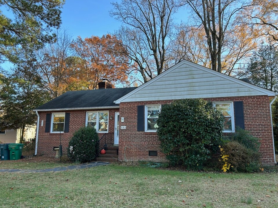 8603 Bentridge Ln in Richmond, VA - Building Photo
