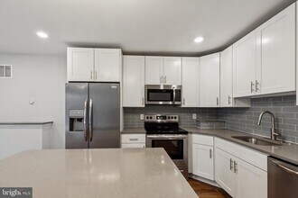 814 N Uber St in Philadelphia, PA - Building Photo - Building Photo