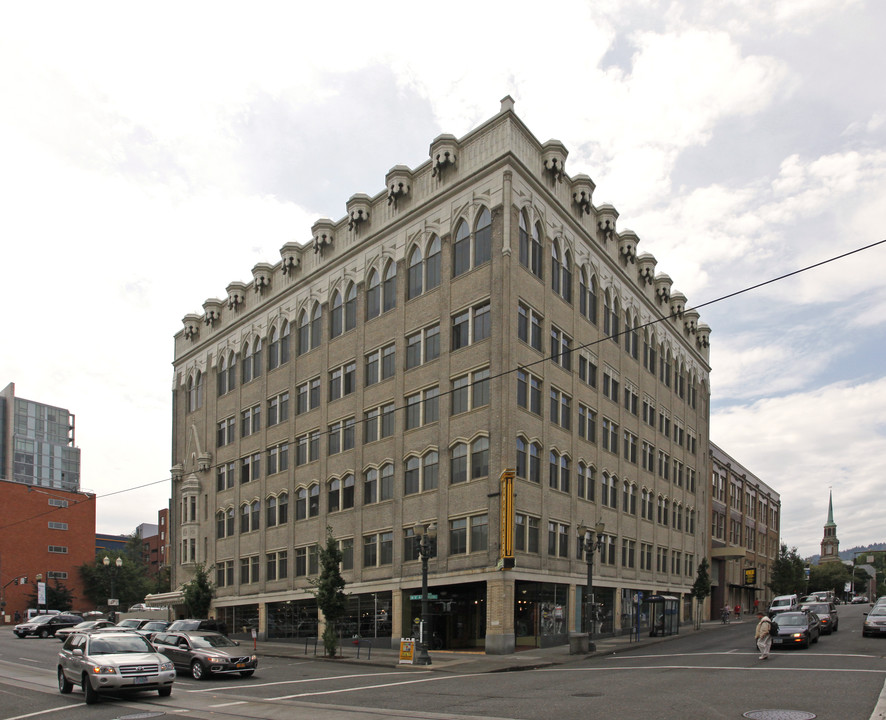 Chaucer Court in Portland, OR - Building Photo