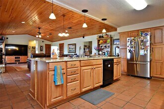 4513 Center Point Rd in San Marcos, TX - Foto de edificio - Building Photo